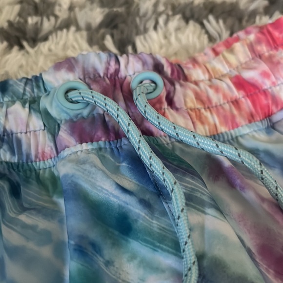 Athleta Girls Tye-Dye Shorts - Picture 2 of 4